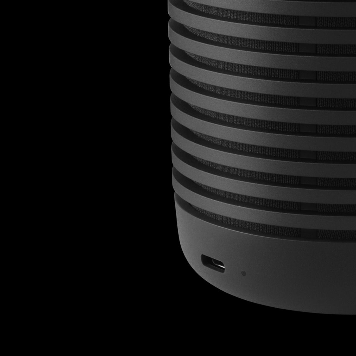 Beosound Explore - Black Anthracite